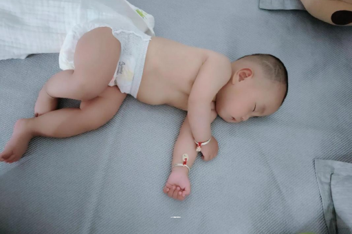 龙岩怀孕多久会显肚子